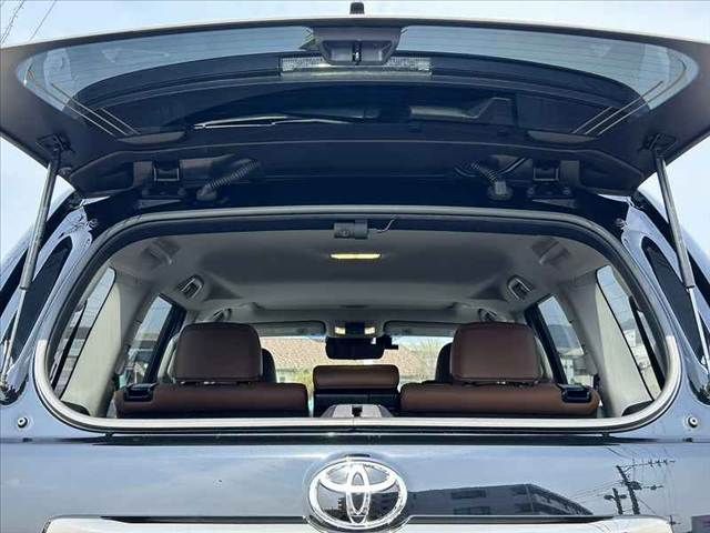 TOYOTA LANDCRUISER PRADO 2022 Image 31