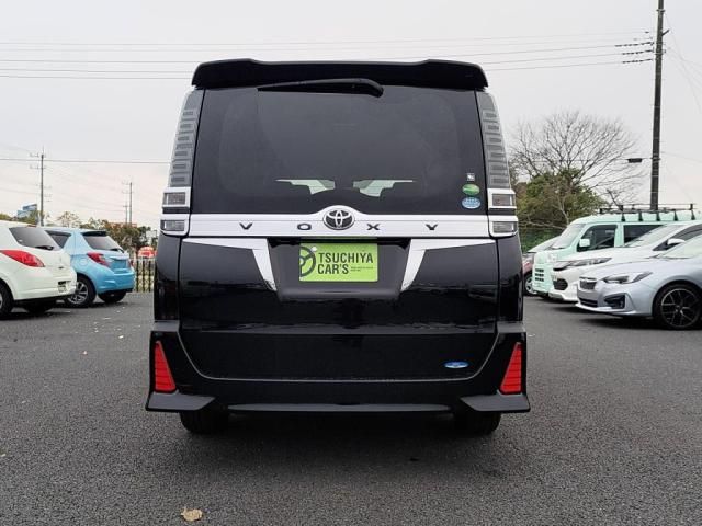 TOYOTA VOXY 2018 Image 31