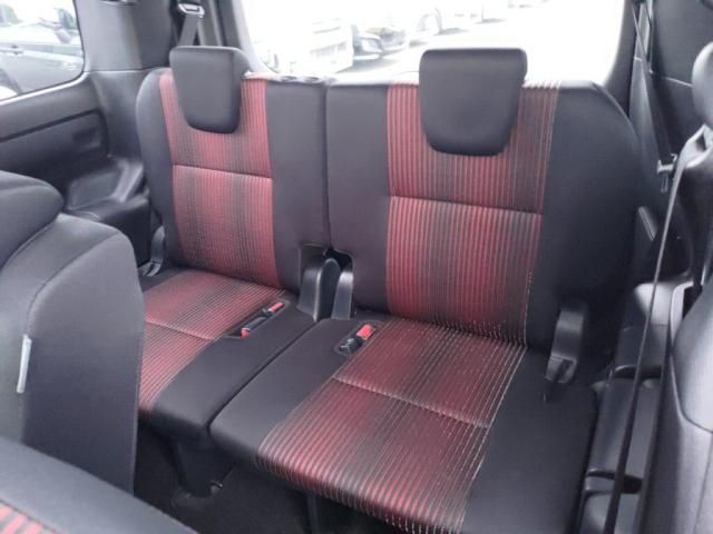 TOYOTA VOXY 2018 Image 31