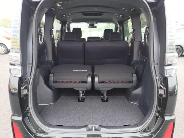 TOYOTA VOXY 2018 Image 31