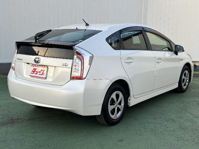 TOYOTA PRIUS 2015 Image 31