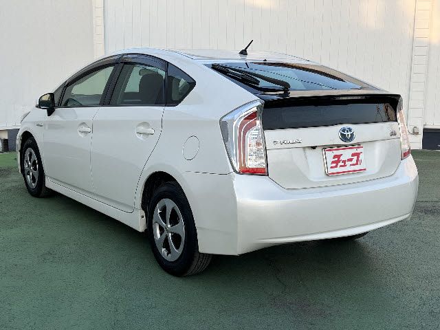 TOYOTA PRIUS 2015 Image 31
