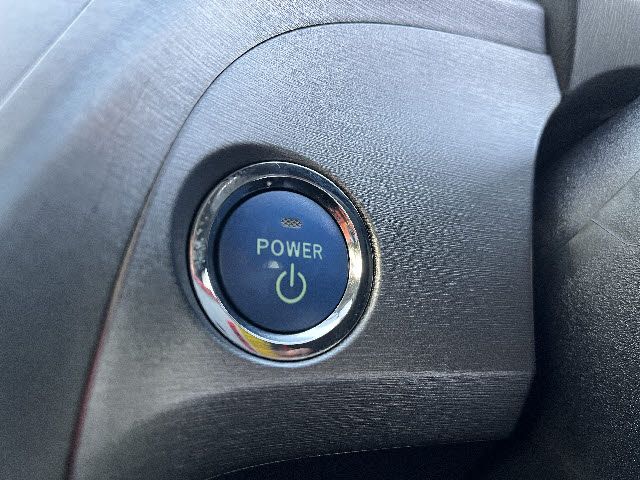 TOYOTA PRIUS 2015 Image 31