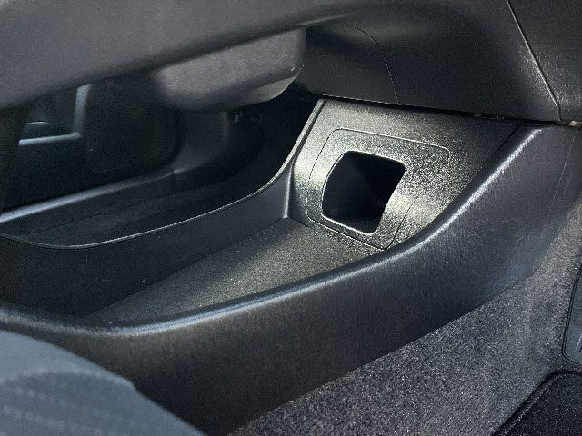 TOYOTA PRIUS 2015 Image 31