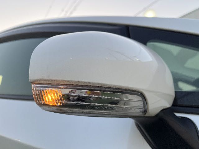 TOYOTA PRIUS 2015 Image 31