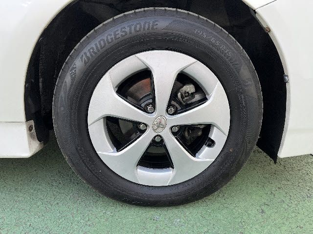 TOYOTA PRIUS 2015 Image 31