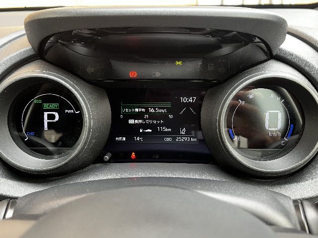 TOYOTA YARIS HYBRID 2021 Image 31