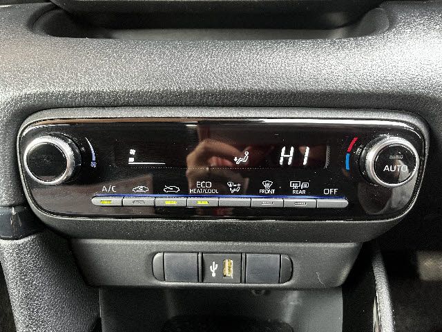 TOYOTA YARIS HYBRID 2021 Image 31