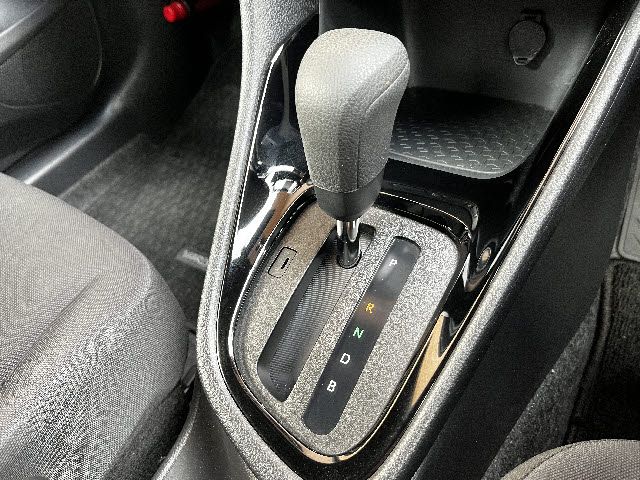 TOYOTA YARIS HYBRID 2021 Image 31