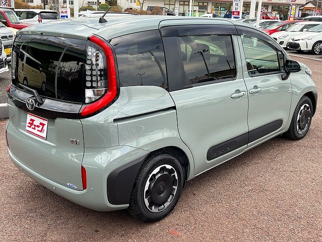 TOYOTA SIENTA HYBRID 2023 Image 31