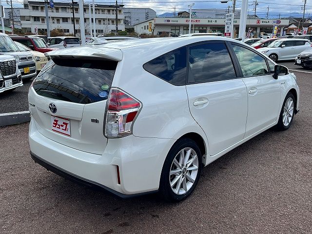 TOYOTA PRIUS ALPHA 2017 Image 31