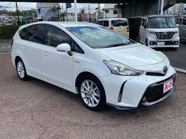 TOYOTA PRIUS ALPHA 2017 Image 31