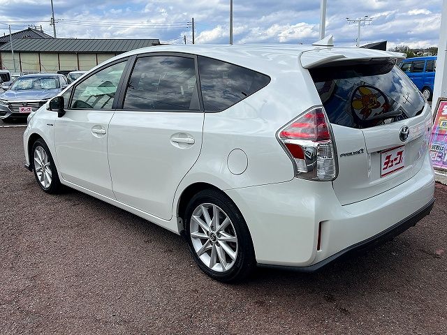 TOYOTA PRIUS ALPHA 2017 Image 31