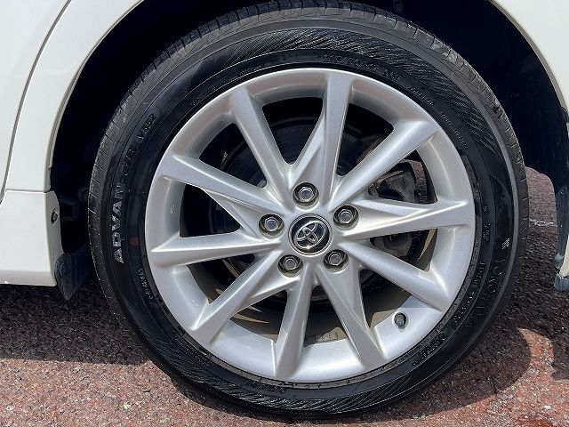 TOYOTA PRIUS ALPHA 2017 Image 31