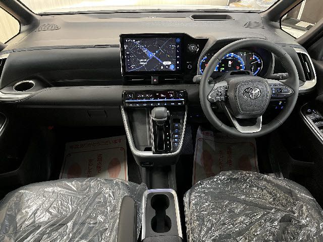 TOYOTA VOXY HYBRID 2026 Image 31