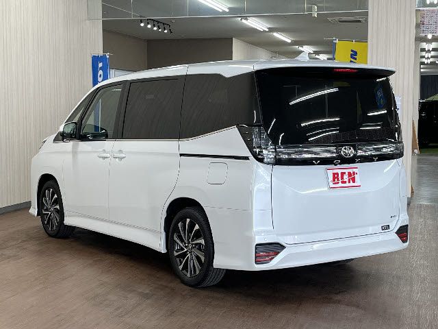 TOYOTA VOXY HYBRID 2026 Image 31