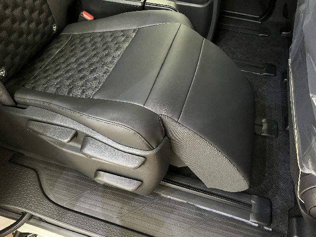 TOYOTA VOXY HYBRID 2026 Image 31