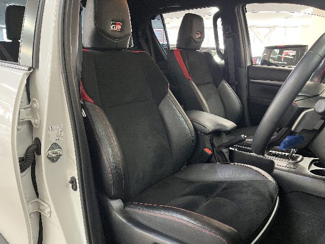 TOYOTA HILUX 4WD 2023 Image 31