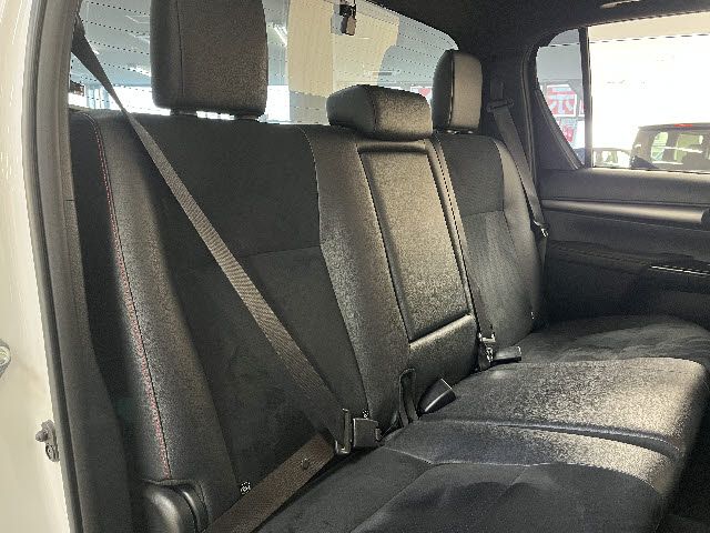 TOYOTA HILUX 4WD 2023 Image 31