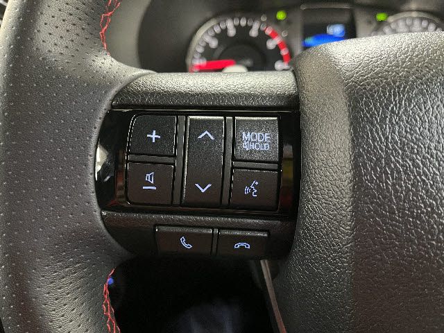TOYOTA HILUX 4WD 2023 Image 31