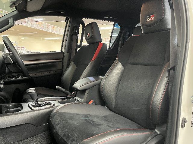 TOYOTA HILUX 4WD 2023 Image 31