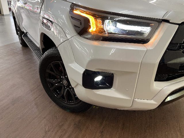 TOYOTA HILUX 4WD 2023 Image 31