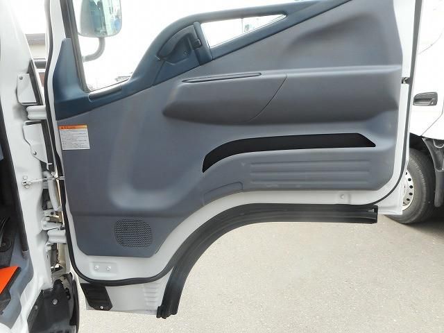 MITSUBISHI CANTER 2016 Image 31