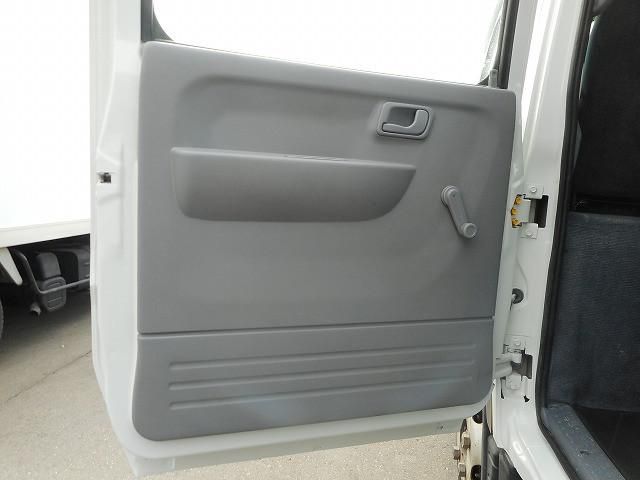 MITSUBISHI CANTER 2016 Image 31