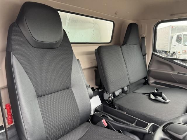 MITSUBISHI CANTER 2025 Image 31
