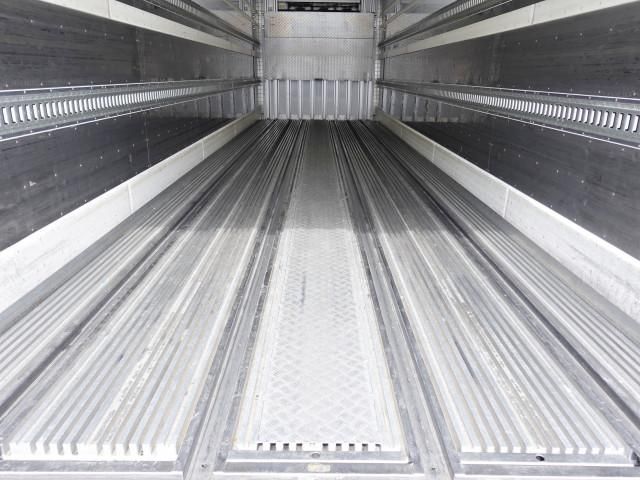 MITSUBISHI FUSOU SUPER GREAT 2010 Image 31