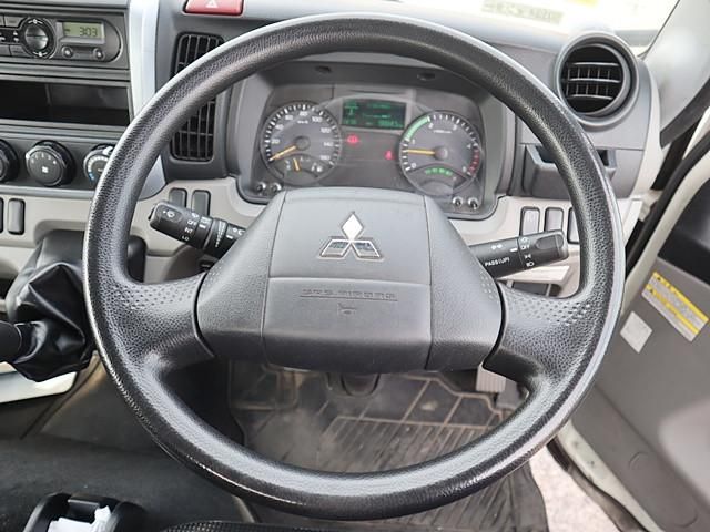 MITSUBISHI CANTER 2017 Image 31