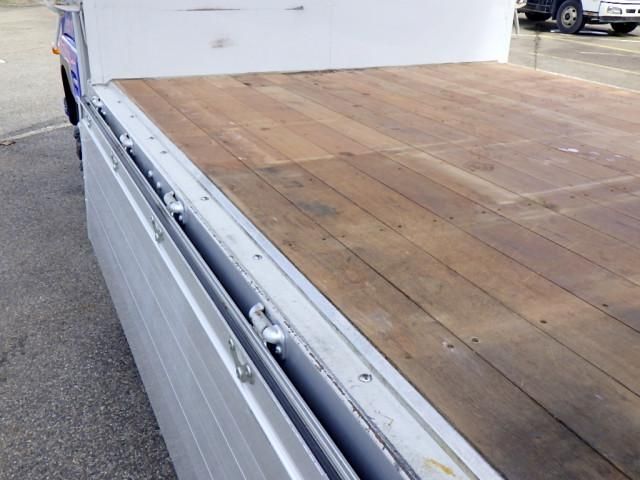 MITSUBISHI FUSOU FIGHTER 2017 Image 31