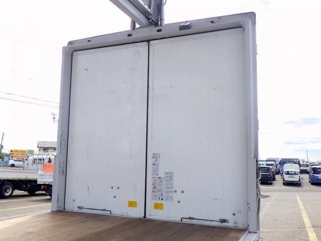 MITSUBISHI FUSOU FIGHTER 2017 Image 31