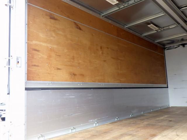 MITSUBISHI FUSOU FIGHTER 2017 Image 31