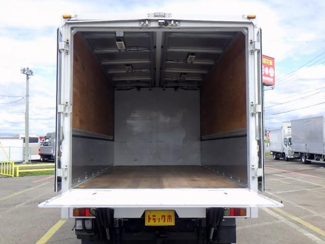 MITSUBISHI FUSOU FIGHTER 2017 Image 31