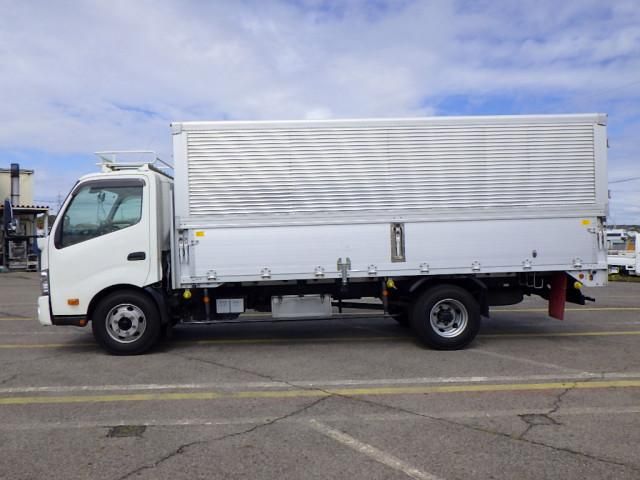 HINO DUTRO 2017 Image 31