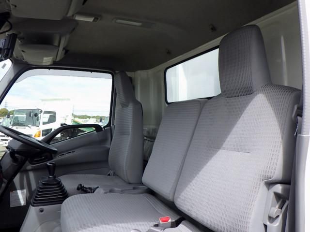 HINO DUTRO 2017 Image 31