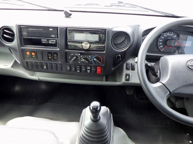 HINO DUTRO 2017 Image 31