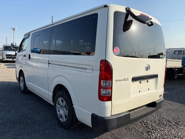 TOYOTA HIACE REGIUS WGN 2019 Image 31