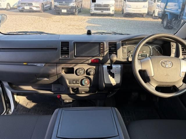 TOYOTA HIACE REGIUS WGN 2019 Image 31