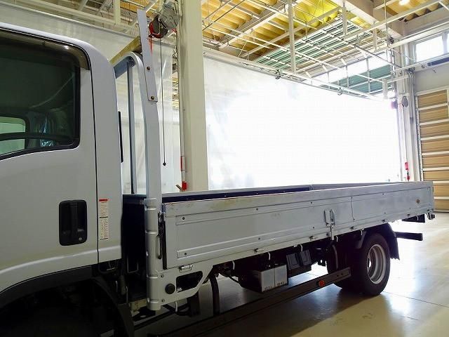 ISUZU ELF 2022 Image 31