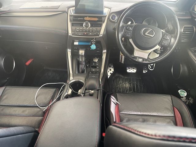 TOYOTA LEXUS NX300H 2015 Image 31