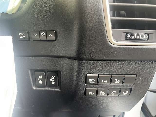 TOYOTA LEXUS NX300H 2015 Image 31