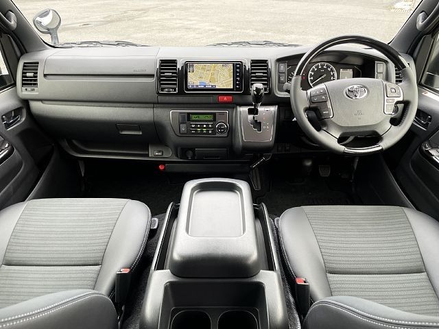 TOYOTA HIACE VAN 4WD 2025 Image 31