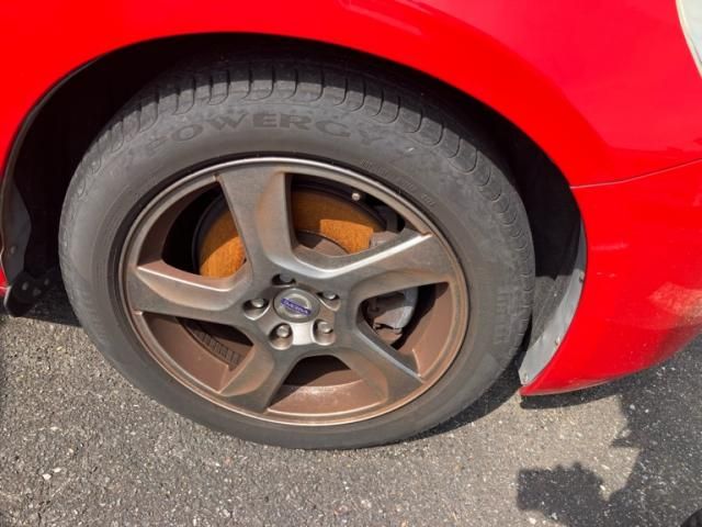 VOLVO V60 2012 Image 31