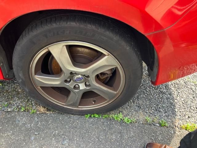 VOLVO V60 2012 Image 31