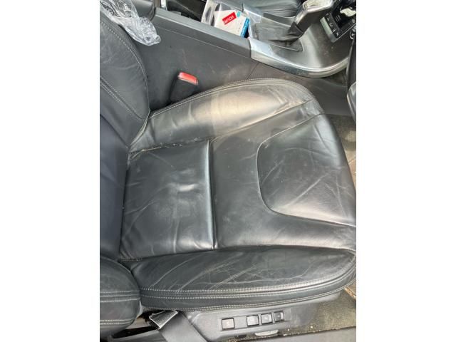 VOLVO V60 2012 Image 31