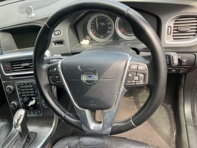 VOLVO V60 2012 Image 31