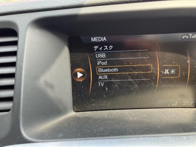 VOLVO V60 2012 Image 31