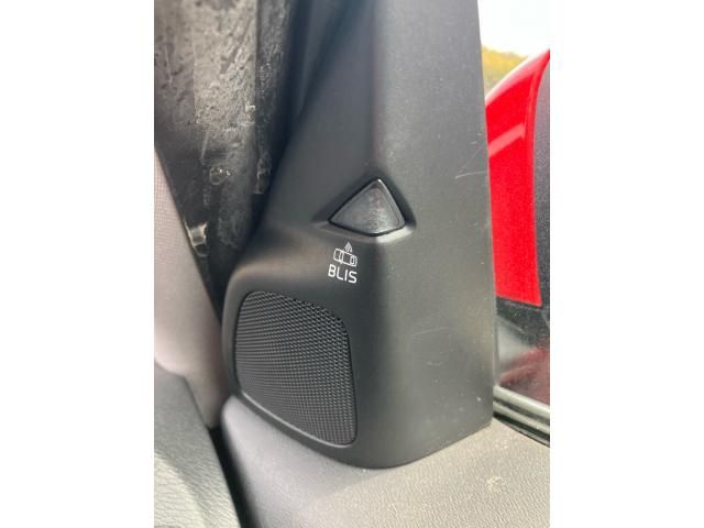 VOLVO V60 2012 Image 31